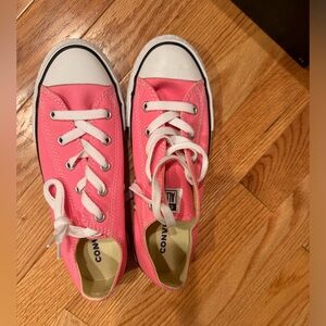 Pink Converse. NWT.